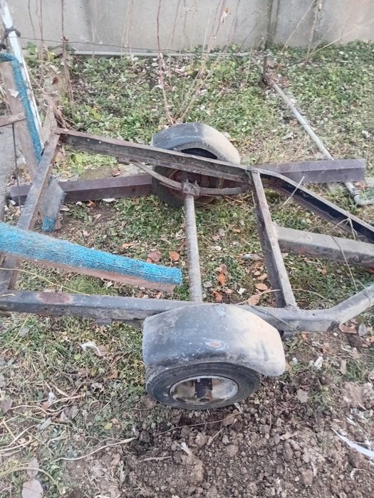 Продам прицеп на запчасти