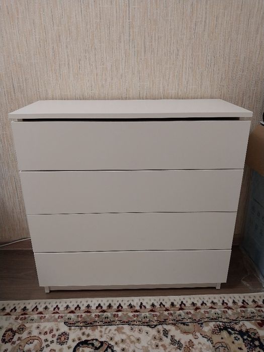 Комод  белый , новый