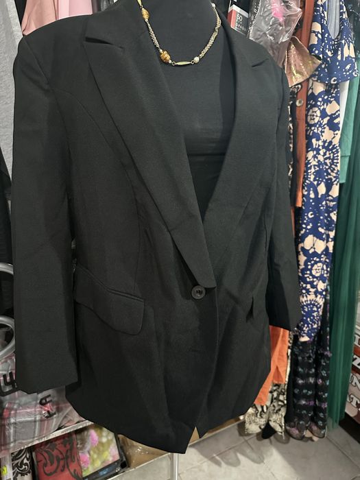 Costum negru elegant