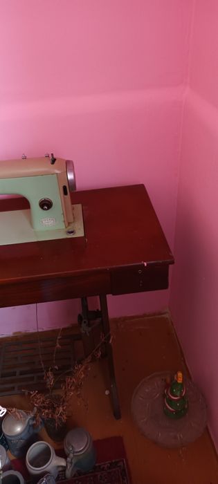 Masina de cusut manuala Ileana stare foarte bună de funcționare.