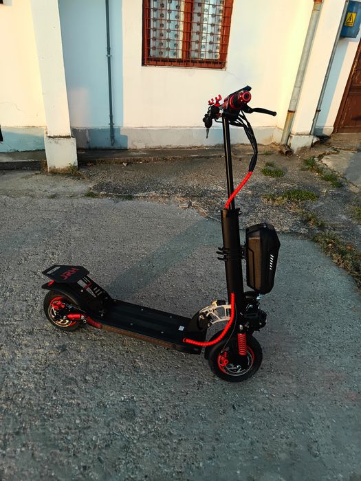 Vând trotineta electrică!