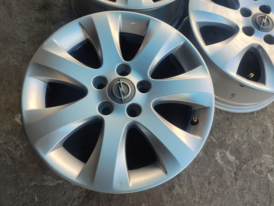 16" оригинални алуминиеви джанти за Opel.