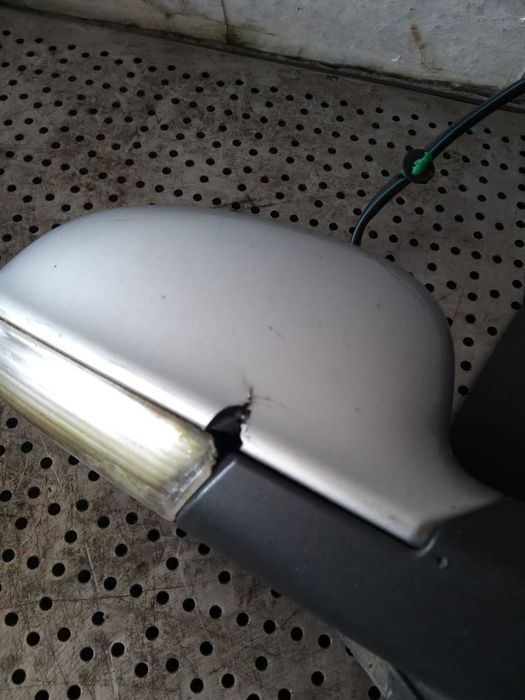 Oglinda electrica dreapta vw golf 5 1k scurt PENTRU PIESE