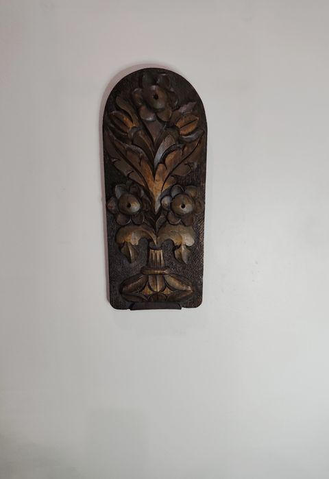 Ръчно изработена дърворезба – стенна декорация