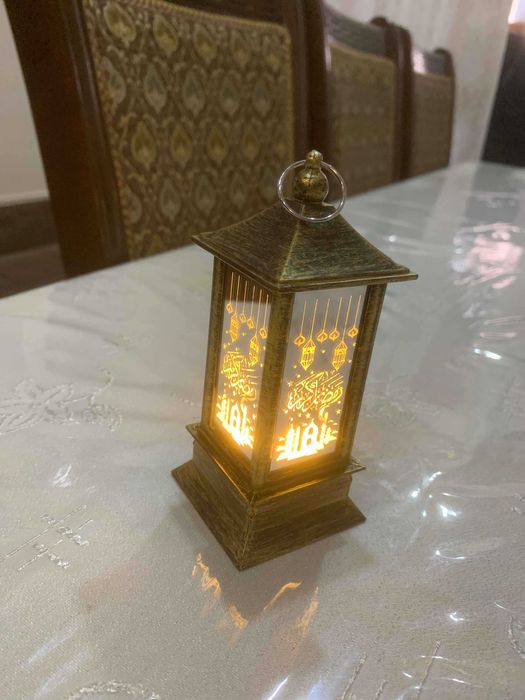 Chiroqli bayramona bayram bezagi "Ramazon", batareykali shamcha oq