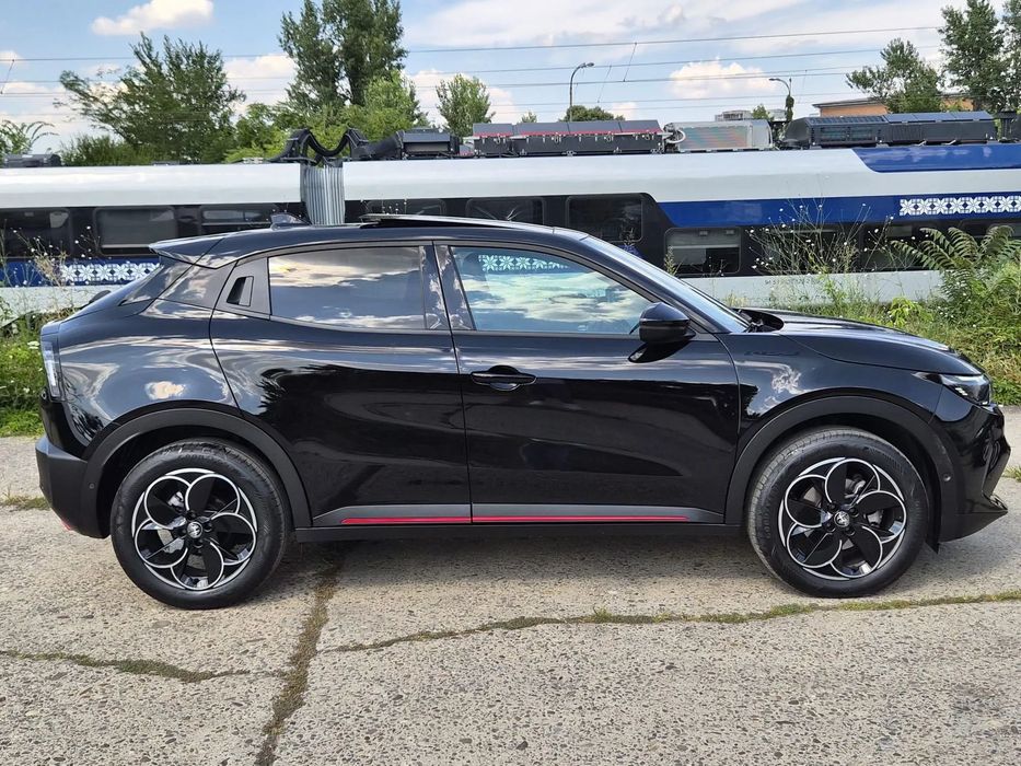 Alfa Romeo Junior 2025 benzină, 29.637 € — imagine 4