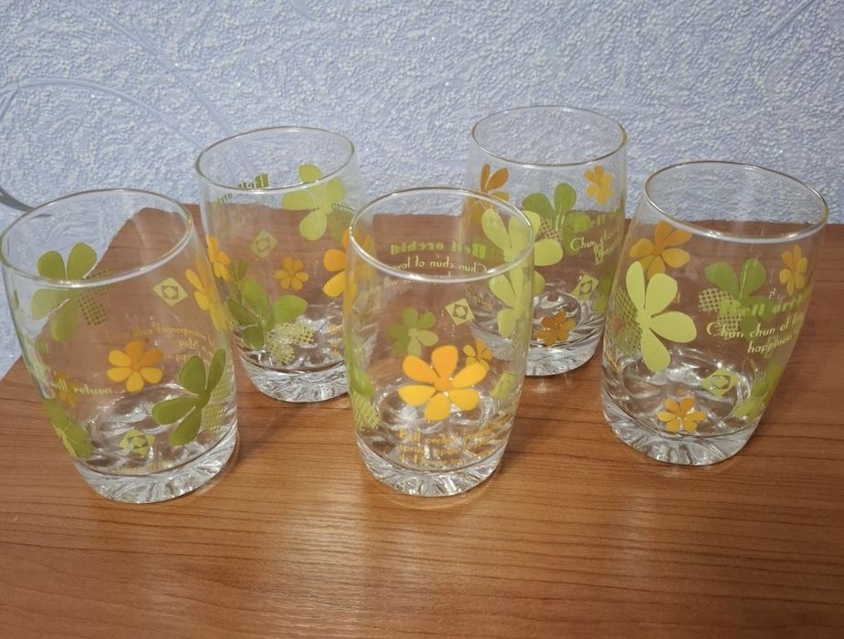 Бокалы для сока и рюмки