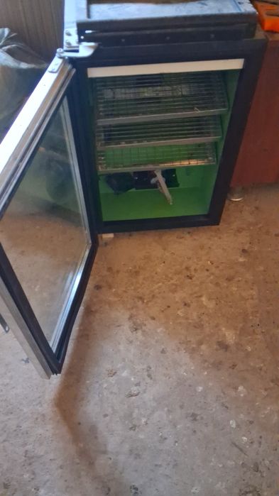 Инкубатор новый почти