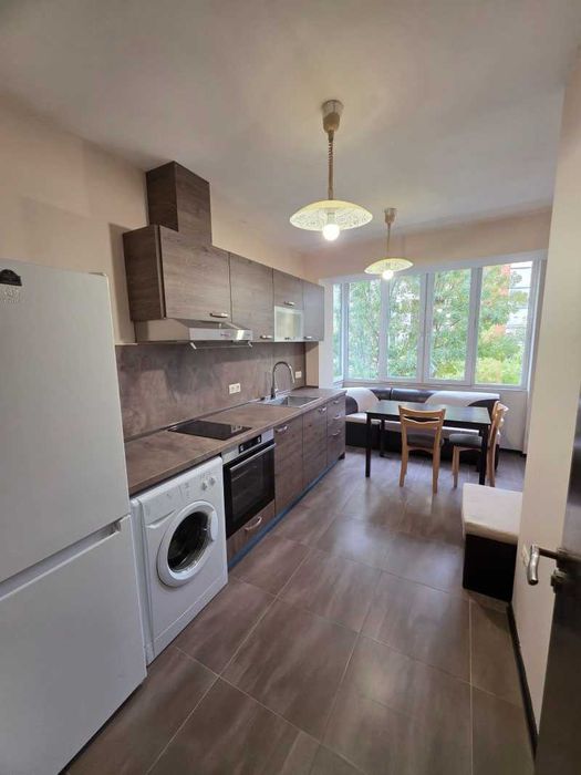 Дава се под наем Двустаен апартамент в София, Изток - 58 кв.м за 639 € - Снимка #1