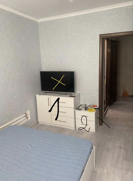 продам кровать с матрасом и тумбочки