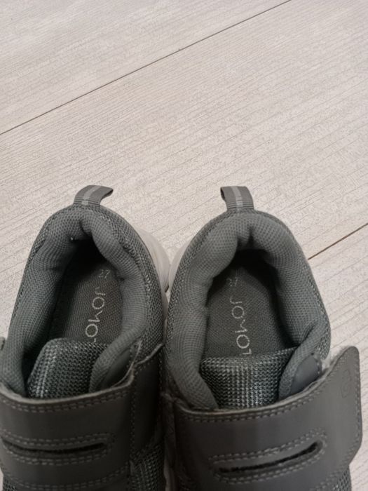 Продаем кросовки размер 27