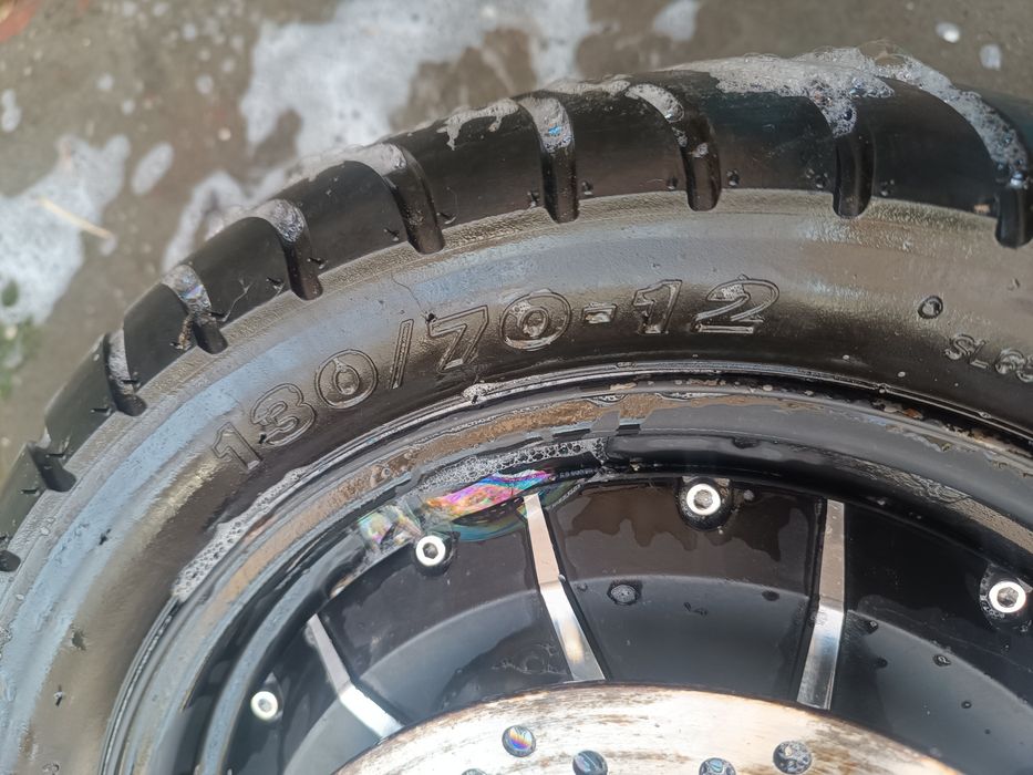 Продаю электродвигатель 72/60v 2000watt 12размер практически новый.