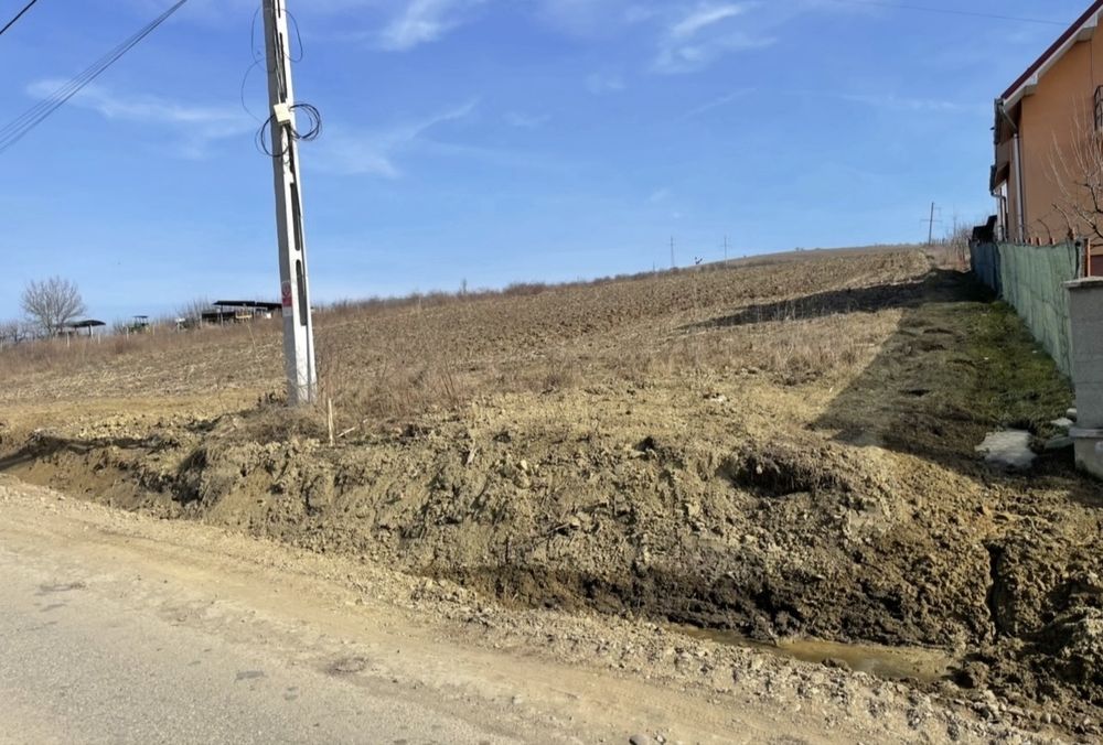 Teren intravilan de vânzare in loc. Recea Mică