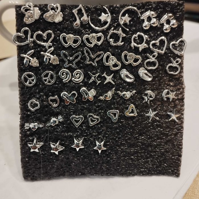 Сребристи обеци, обици с камъни , висящи,обеци на силиконов щифт