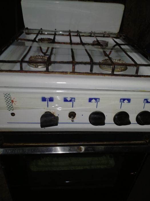 Продам газ плиту