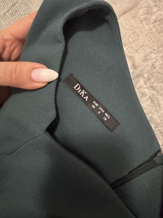 Елегантни рокли Dika