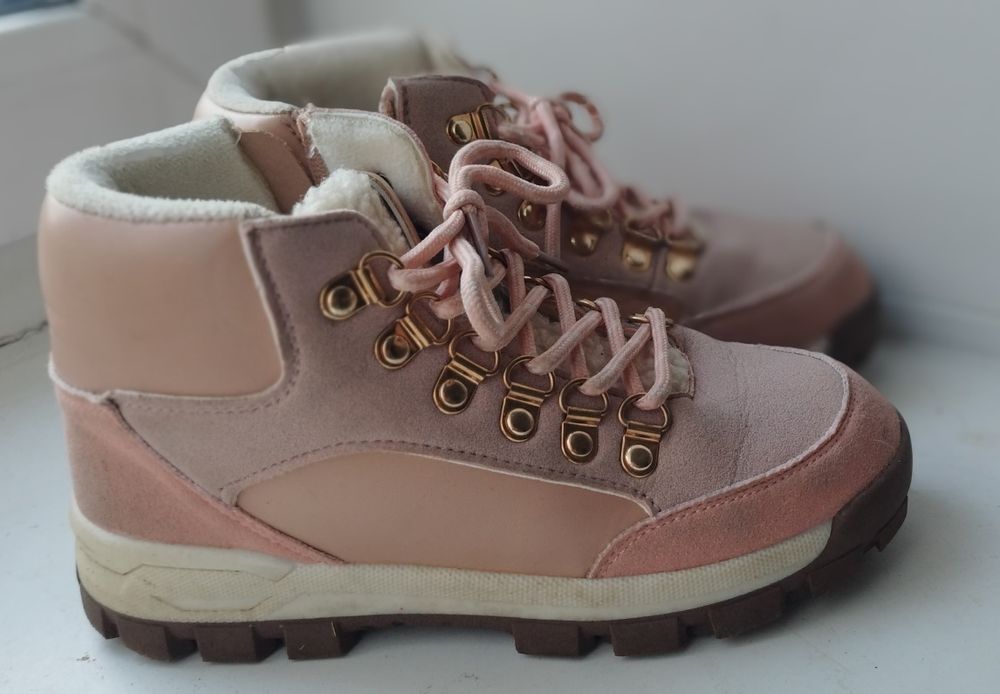 Продам ботинки демисезонные на девочку