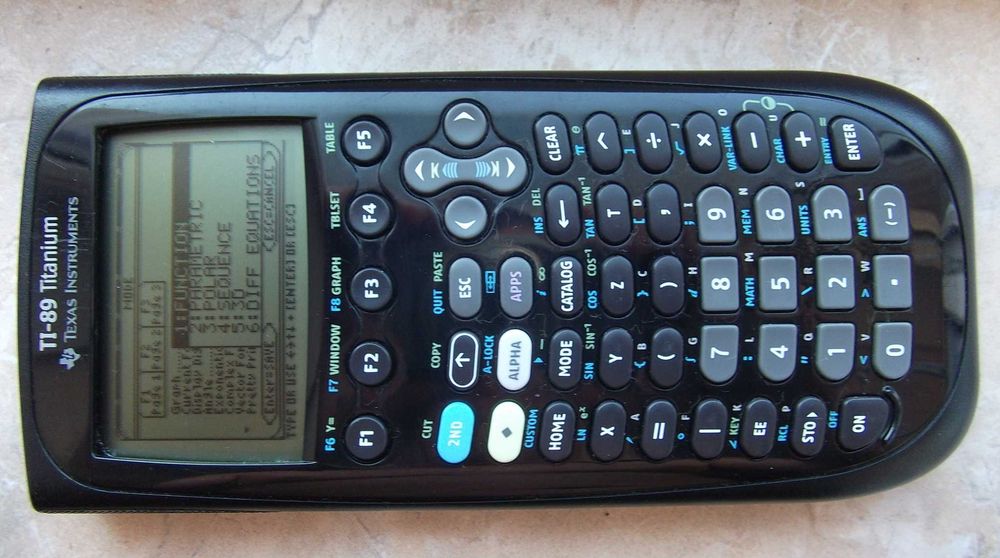 calculator stiintific cu grafica  texas instruments TI-89 Titanium