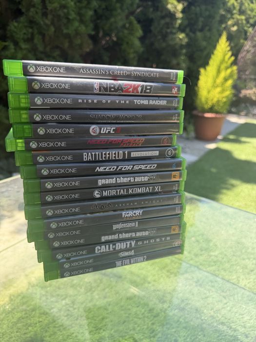 Xbox One 500 GB + 2 console + 20+ jocuri
