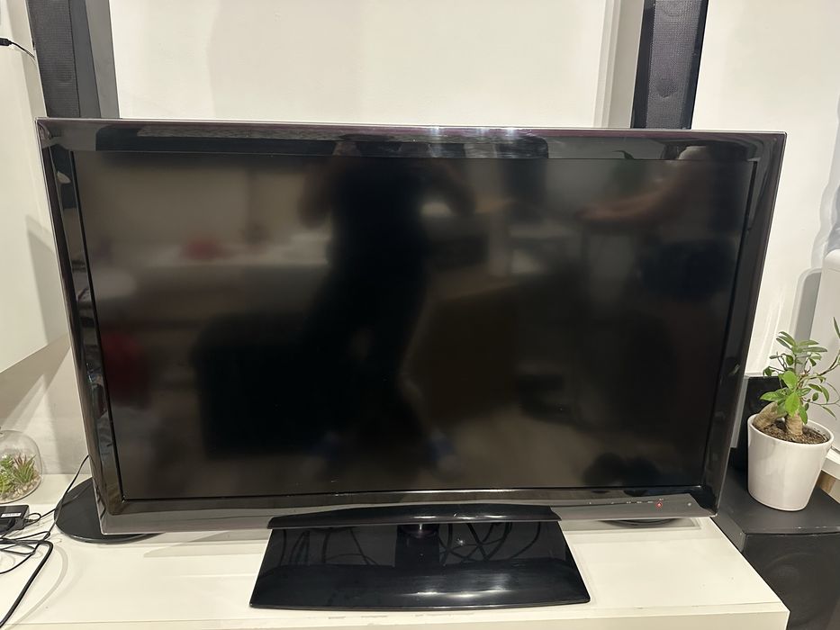 Телевизор LG 43”