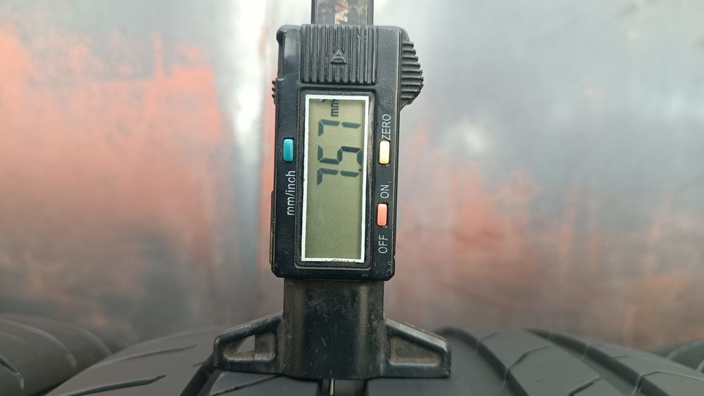 235/45/18 Continental