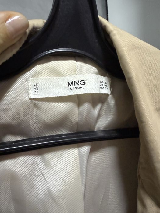 Продам тренч бежевый