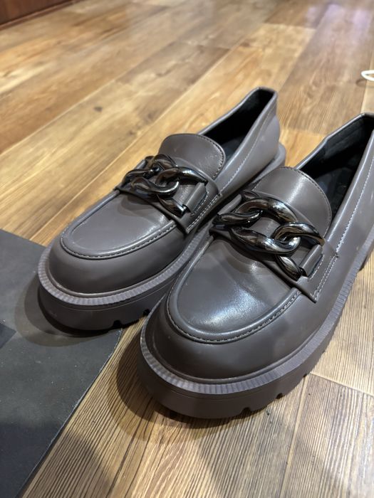 Продам женскую обувь