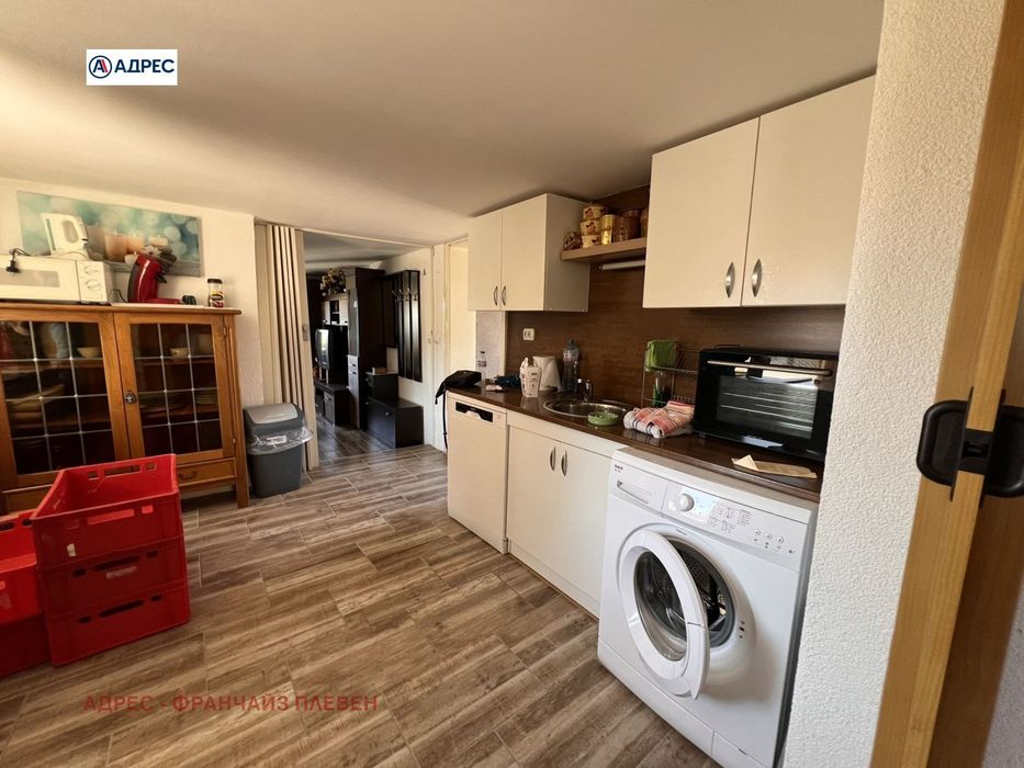 Продава се Къща в Ловеч, Промишлена зона - 82 кв.м за 811 €/кв.м - Снимка #3