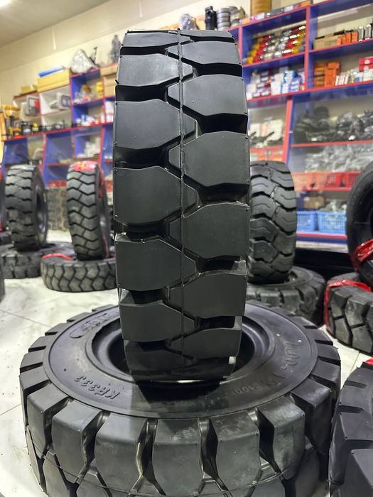 шина 7.00-12 солид DINGJIA