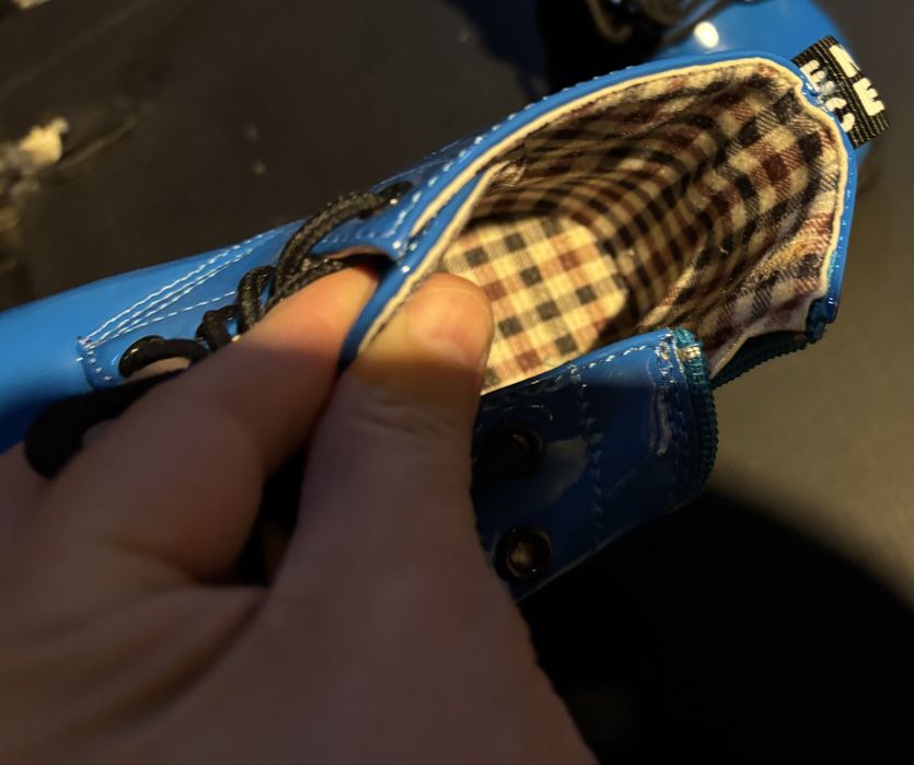 Детски лачени обувки - тип кубинки