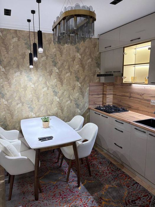 Высокопотолочка Чиланзар 1 КВ 2 комнатная квартира продаётся ,торг