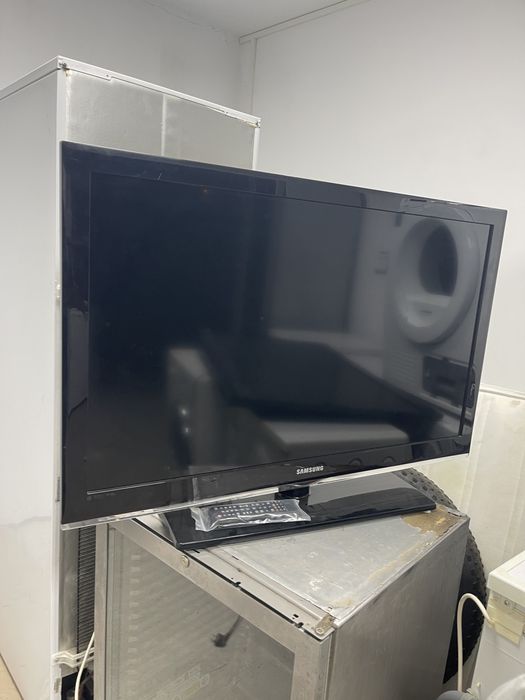 Vand TV SAMSUNG Full hd impecabil