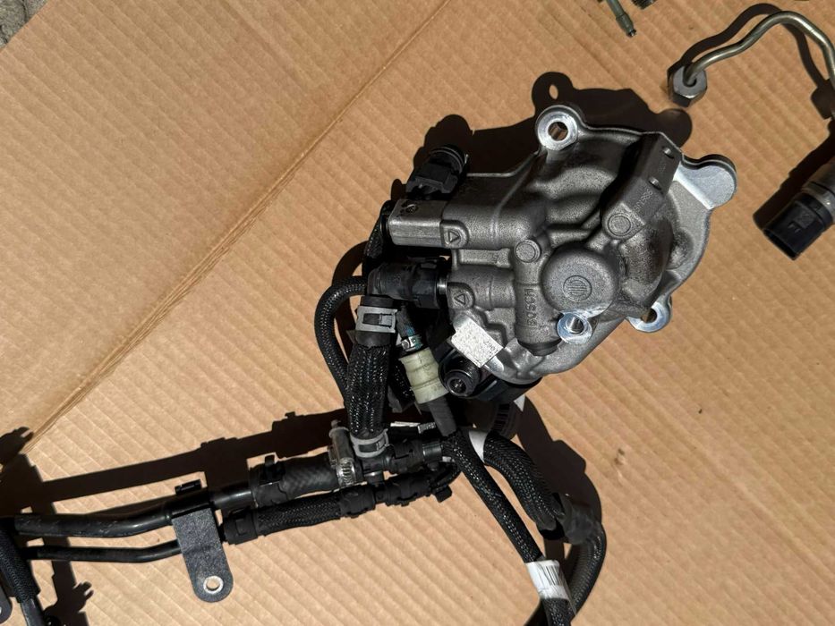 Kit injectie injectoare rampa pompa inalte  BMW 2.5d biturbo cod 8514151  8514155  8514138