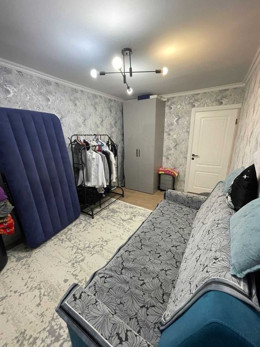 Продам 2 комнатную 8 микрорайон