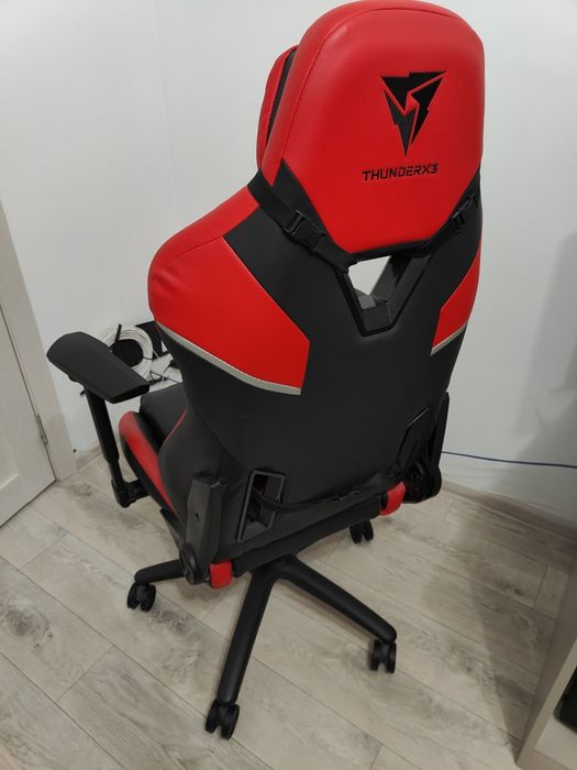 Компьютерное кресло  thunderx3