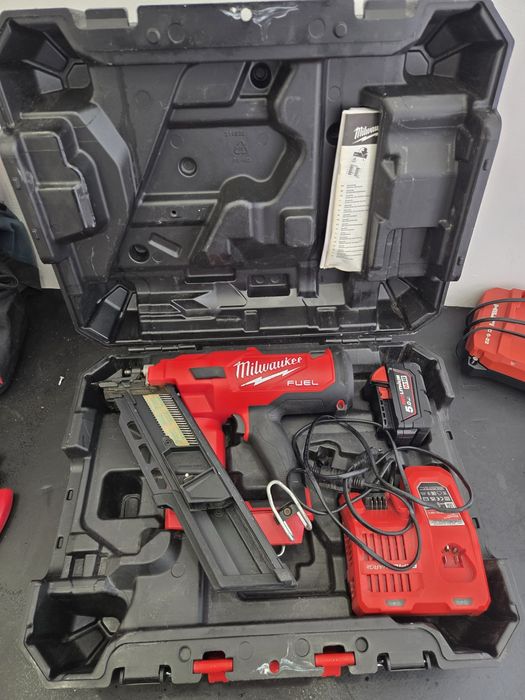 Pistol de batut cuie in lemn Milwaukee M18 FFN CA NOU