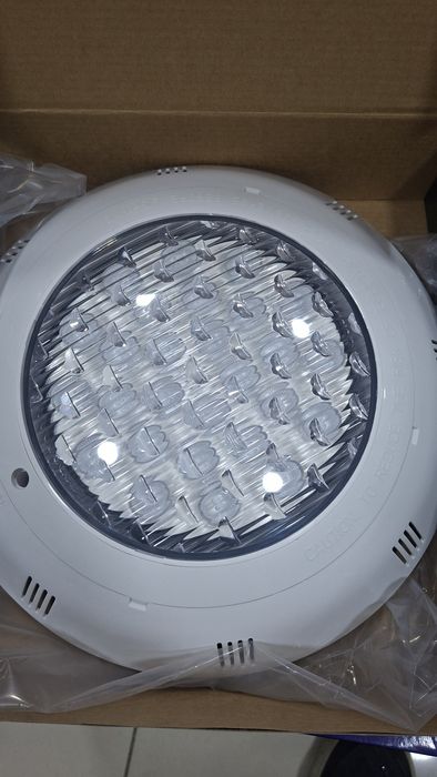 Fonar lampa basseyn uchun