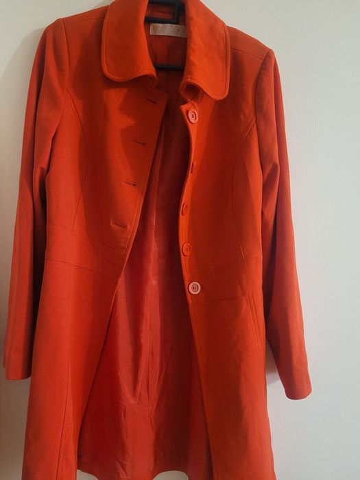 Пальто красное драповое