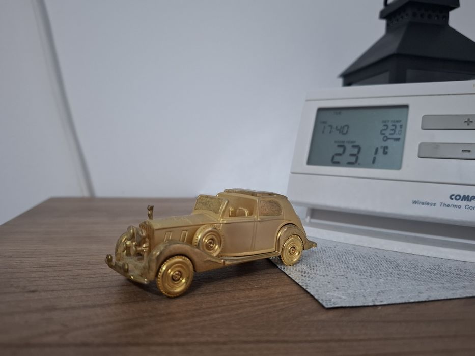 Masinuta miniaturala Rolls Roys cu Ceas - 75 lei