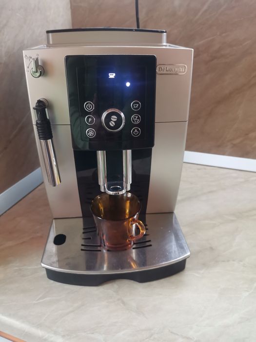 Кафемашина кафеавтомат Delonghi magnifica Ecam 24.210. SB