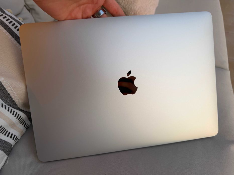 MacBook Pro 13 inch, M1, 256 GB SSD, 8 GB RAM