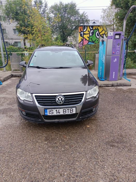 Vând masina ușor negociabil
