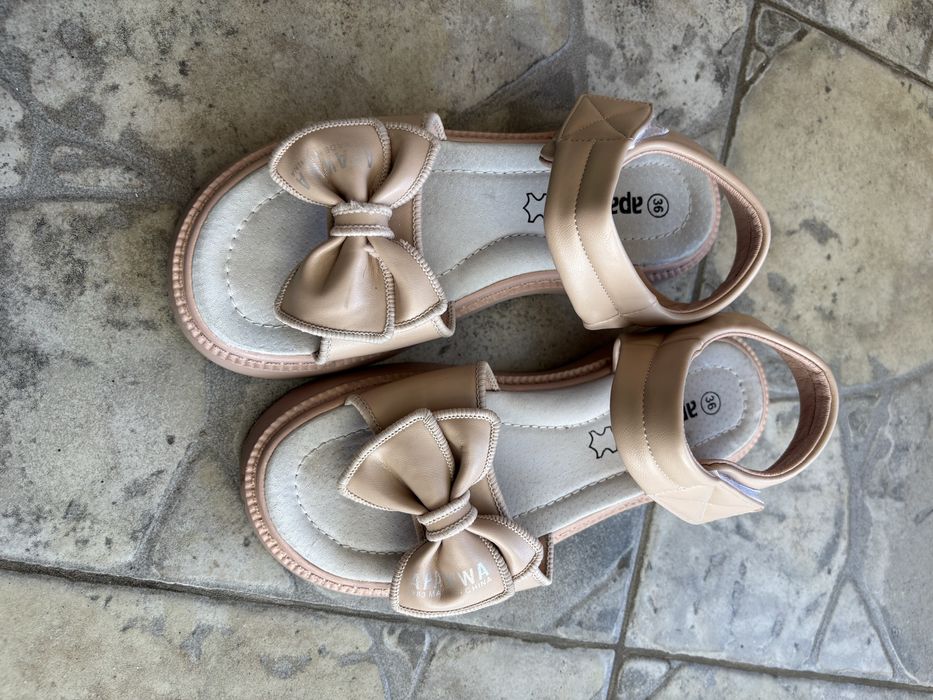 Детски сандали за момиче