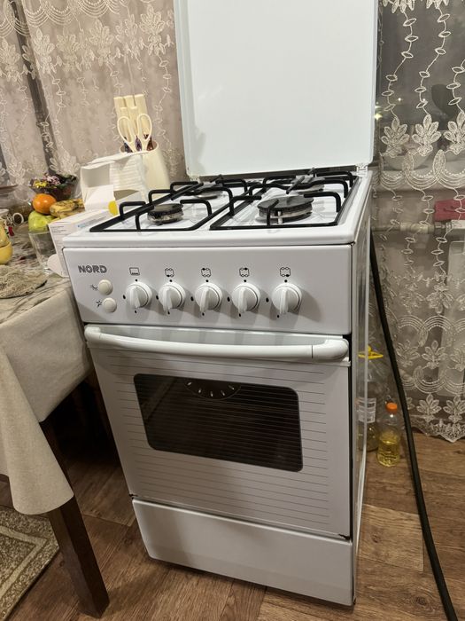 Продам газ плиту