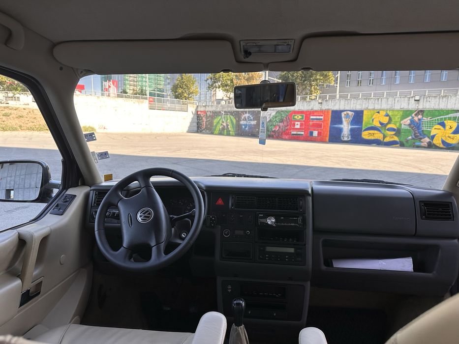 Volkswagen Caravelle 2000 г.