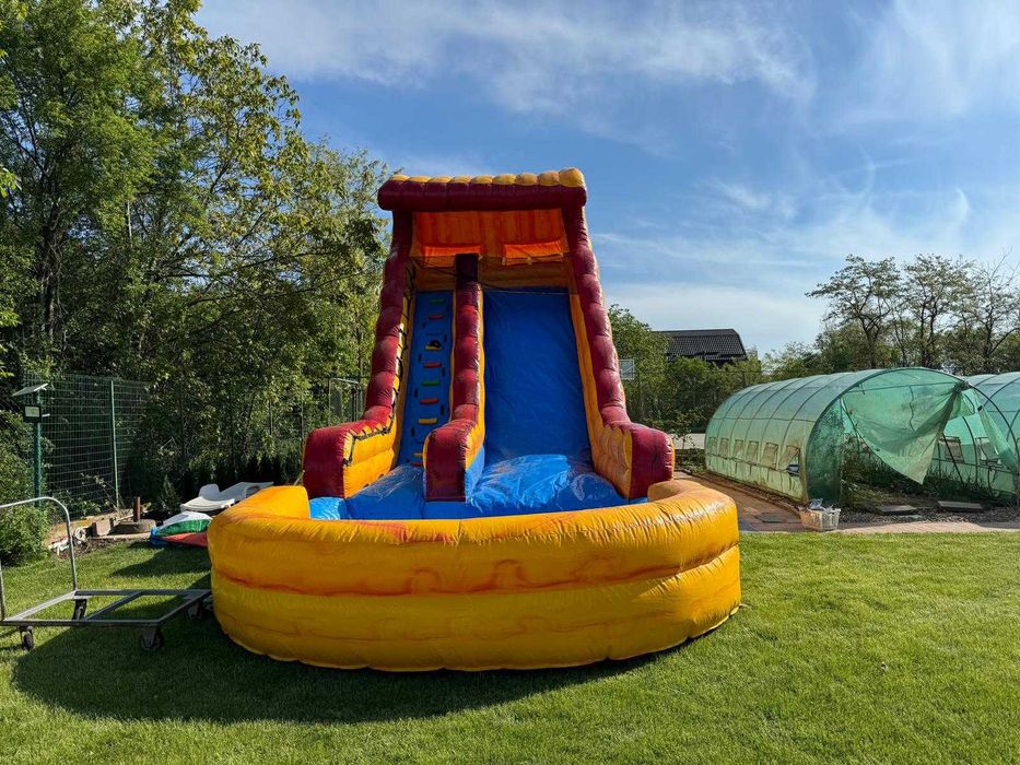 Închiriem Topogan/Tobogan Gonflabil Cu Apa Piscina