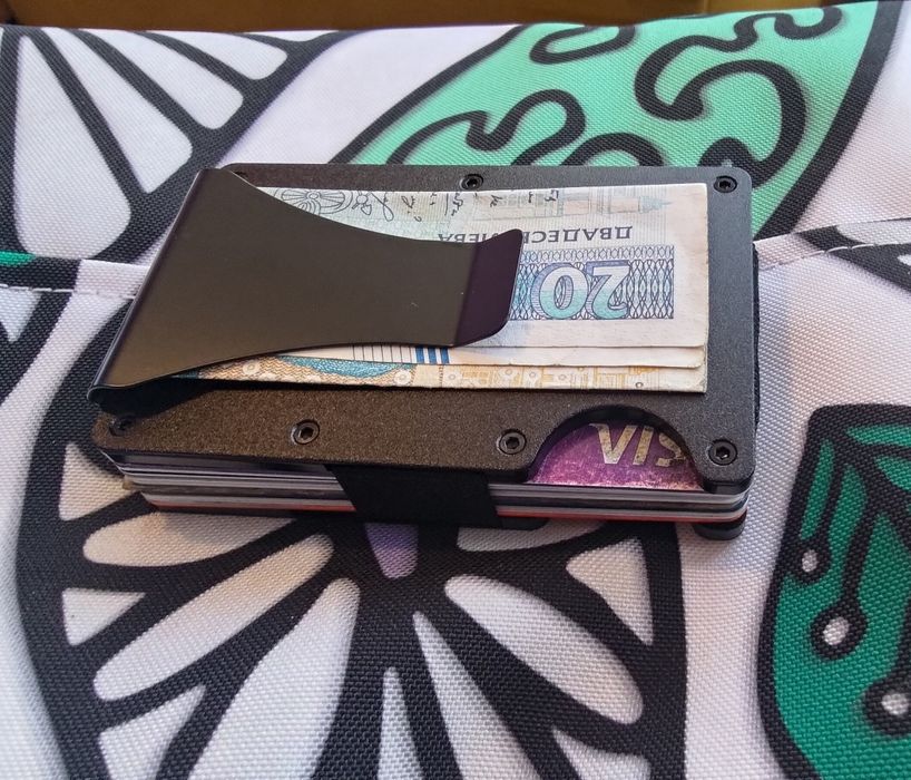 Метален портфейл със защита от сканиране RFID Cardholder Картодържател