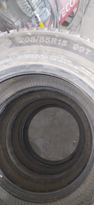 Комплект зимних шин