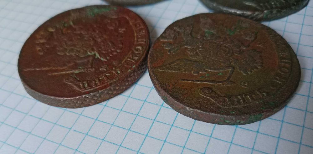 Продам медные монеты 5 копеек времен Екатерины II