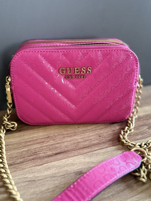 Сет чанта и калъф за карти Guess